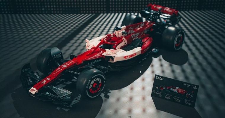 Cada, Alfa Romeo, Formuła 1 Team Orlen, samochód wyścigowy, czerwony, 1:8, 1868 elementów