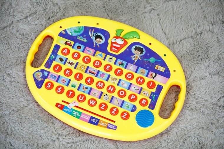 Carotina, Kosmiczny alfabet, zestaw naukowy