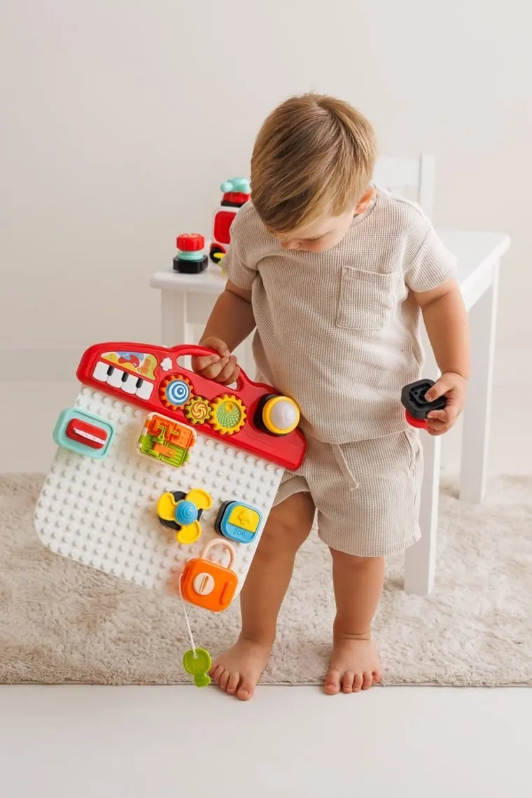 Dumel Discovery, Motoryczny Domek, zabawka interaktywna