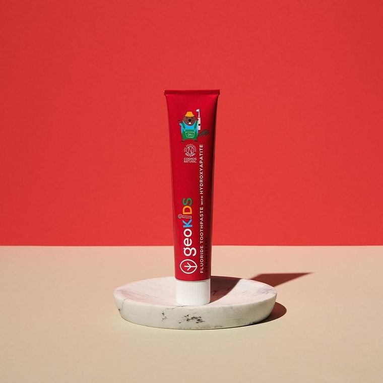 Georganics, GeoKIDS, naturalna pasta do zębów dla dzieci z hydroksyapatytem, na mocne szkliwo, strawberry, 75 ml