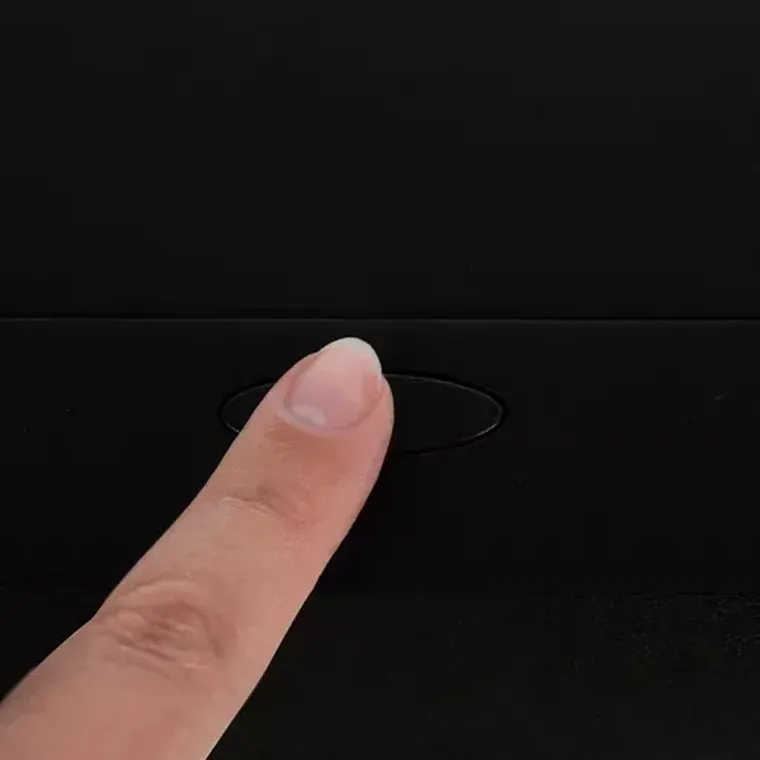 Izoxis, gniazdo chowane w blat USB, podwójne