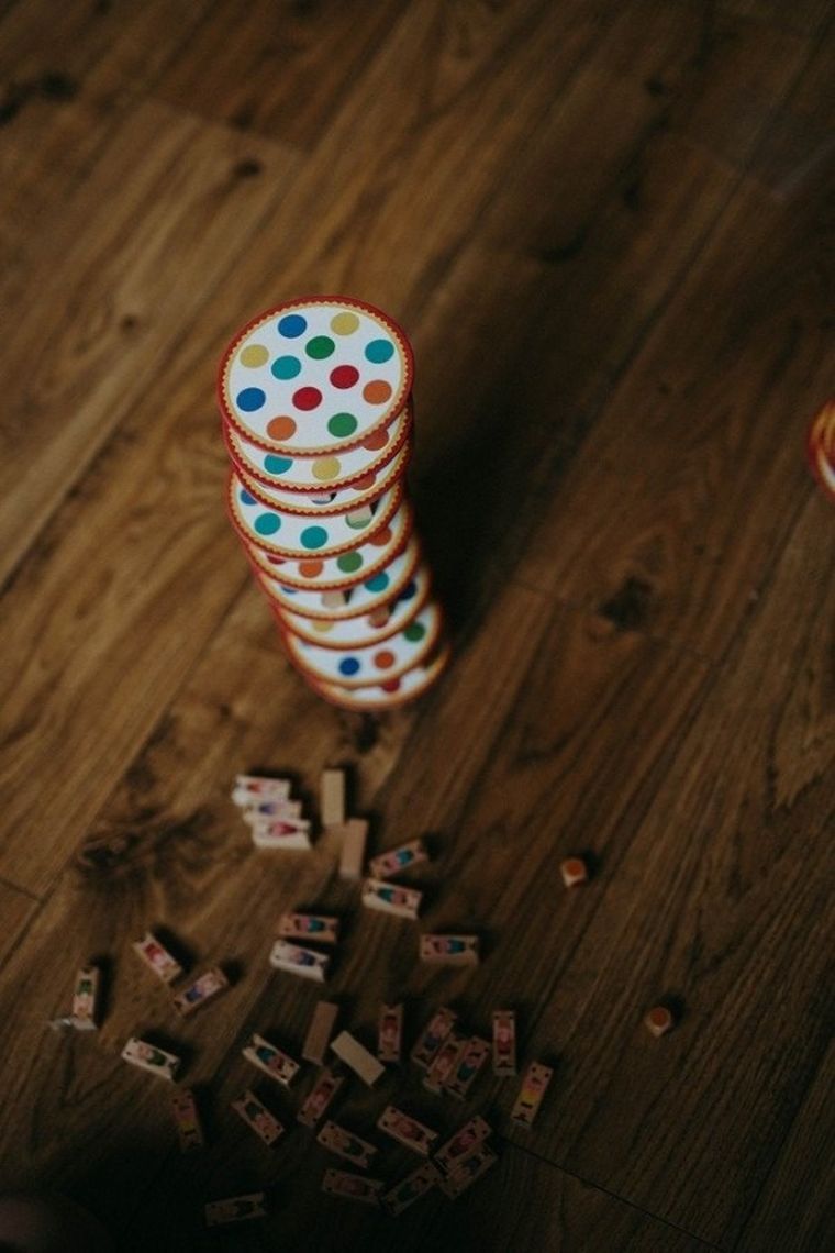 Janod, Akrobaci, gra zręcznościowa