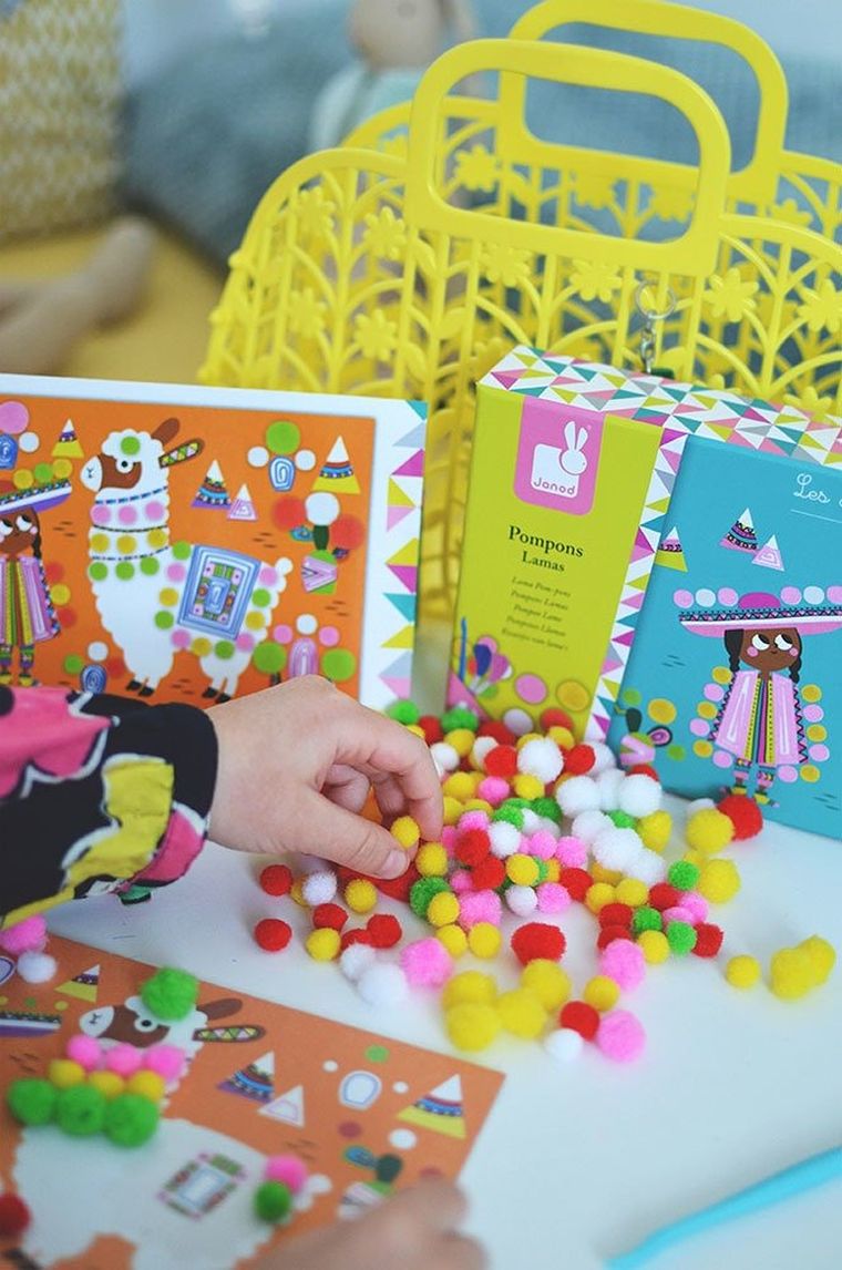 Janod, lamy, pompony