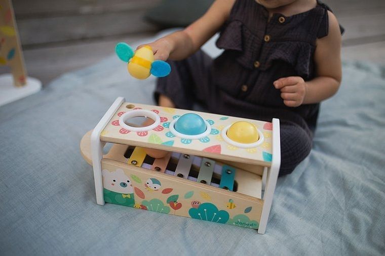 Janod, Pure, drewniane cymbałki z kulodromem