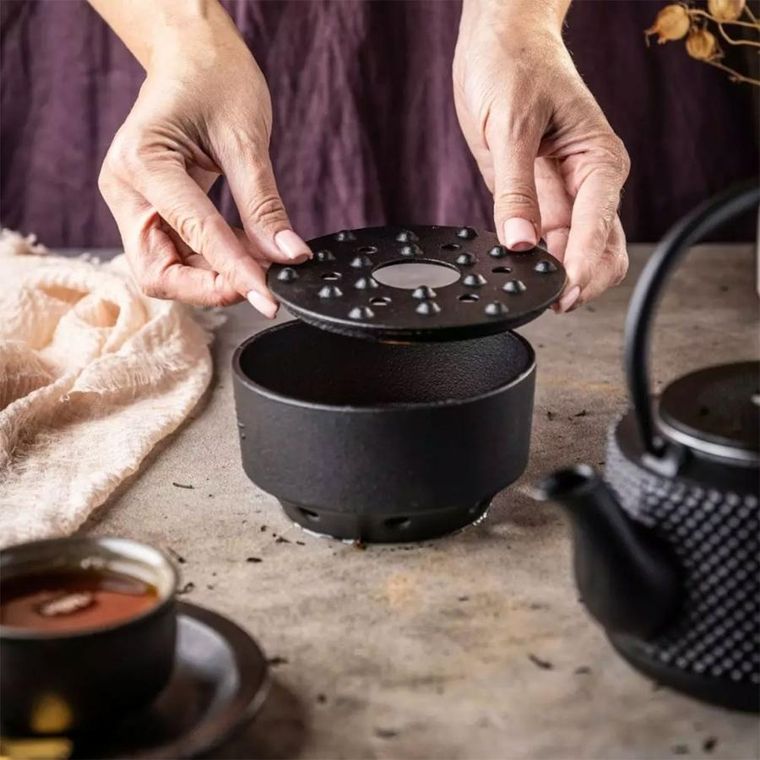 Kinghoff, zaparzacz żeliwny dzbanek z filtrem i podgrzewaczem, 0.8l