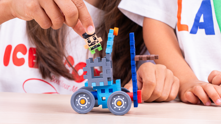 Marioinex, Mini Waffle, Farmer, Wózek widłowy, klocki konstrukcyjne, 50 elementów