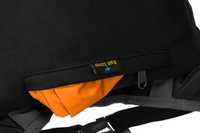 Plecak turystyczny z pokrowcem przeciwdeszczowym, czarny, Peterson