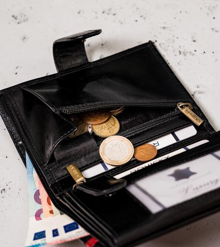 Portfel, czarno-czerwony, skórzany, RFID, Rovicky