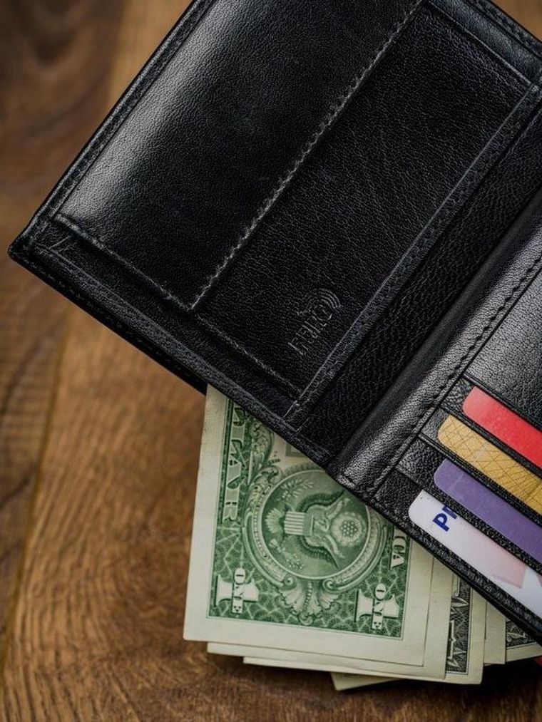 Portfel, czerwono-czarny, skórzany, RFID, Rovicky