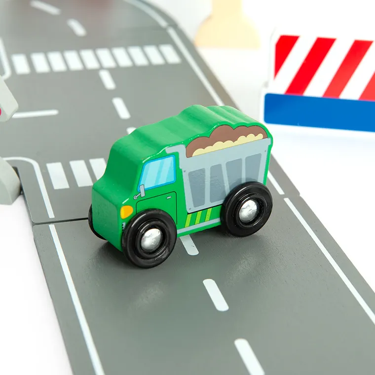 Smiki, Miasto, drewniany tor samochodowy