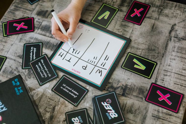 Trefl, Niezły Blef, gra towarzyska