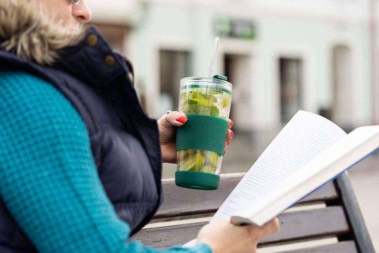 Vialli Design, kubek termiczny szklany ze słomką, 600 ml, zielony Fuori