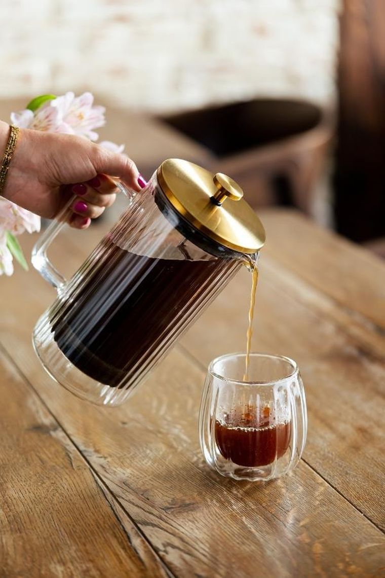 Vialli Design, zaparzacz do kawy i herbaty z podwójną ścianką, 1000 ml, Tulip złoty mat