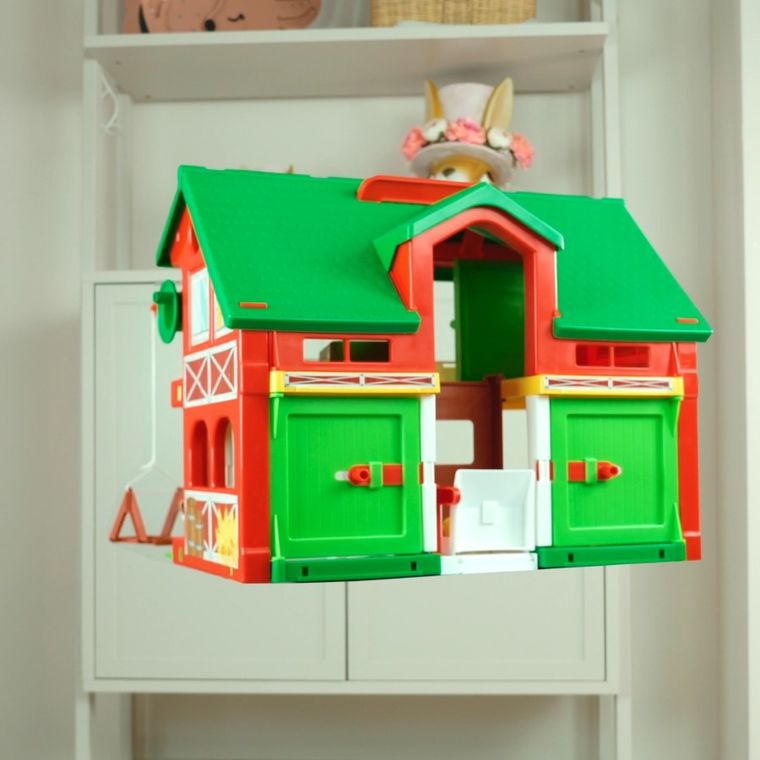 Wader, Play House, farma