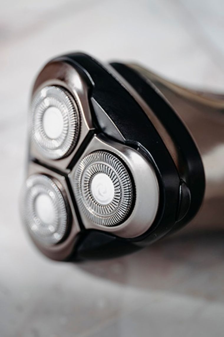 Adler, golarka elektryczna z trymerem do brody, LED