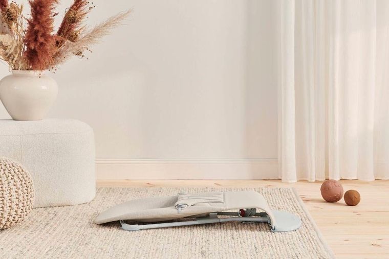 BabyBjörn, Bliss 3D Jersey, leżaczek, jasnobeżowy + Googly Eyes Pastels, zabawka niemowlęca