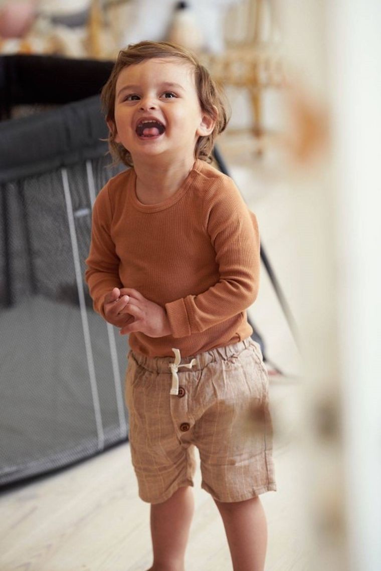 BabyBjörn, Light, łóżeczko turystyczne + prześcieradło, czarne