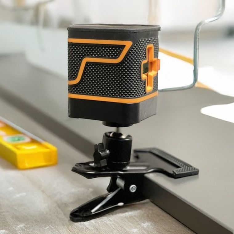 Bigstren, poziomica laserowa, laser krzyżowy