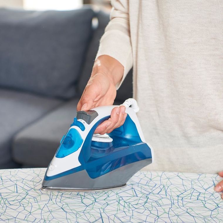 Black&Decker, żelazko parowe, Bxir2200E