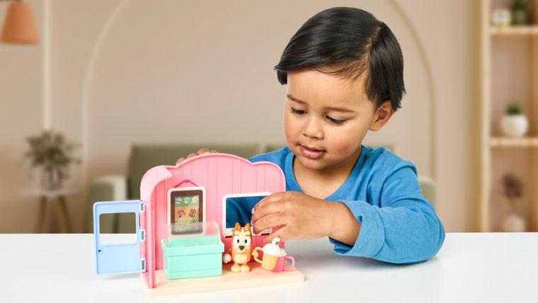 Bluey, lodziarnia, zestaw z figurką