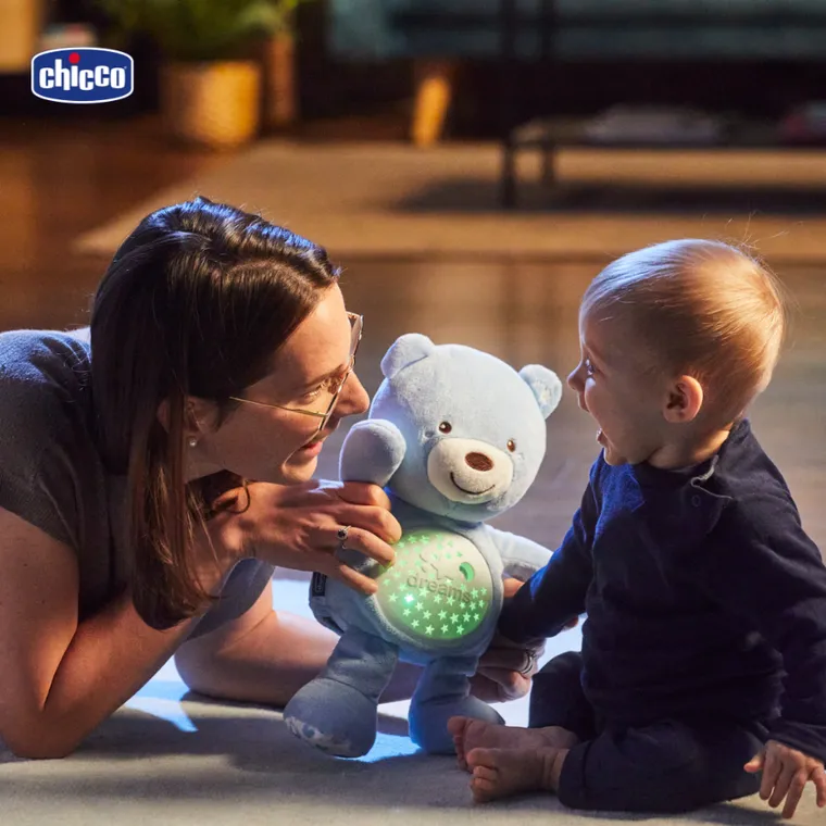 Chicco, First Dreams, Miś z Projektorem, maskotka, uspokajacz z dźwiękami, muzyka klasyczna, niebieski