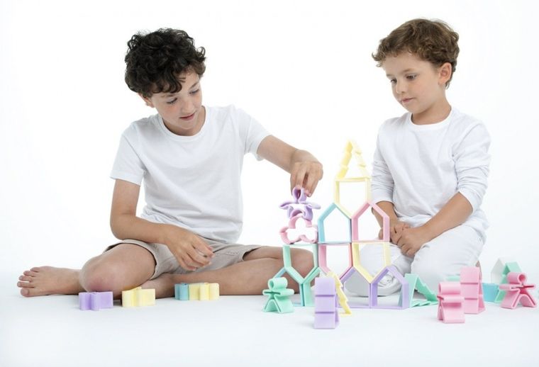 Dena, ludzik i domek, klocki silikonowe, violet pastel