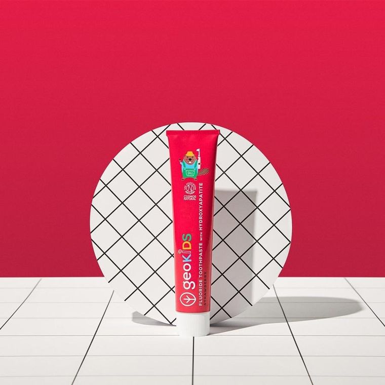 Georganics, GeoKIDS, naturalna pasta do zębów dla dzieci z hydroksyapatytem, na mocne szkliwo, strawberry, 75 ml