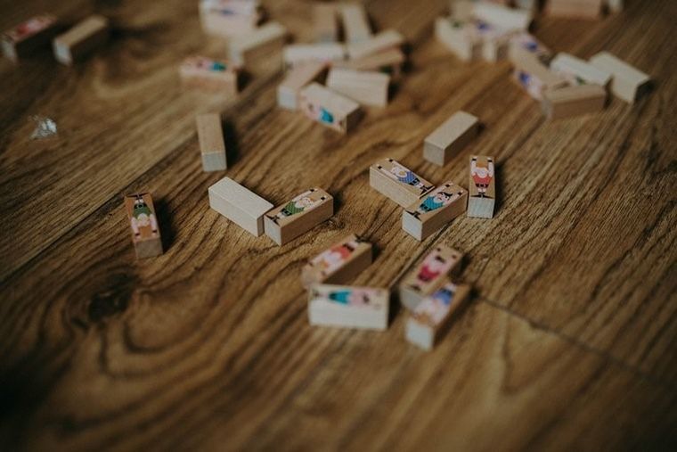 Janod, Akrobaci, gra zręcznościowa