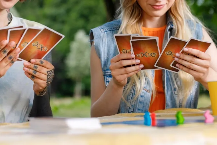 Rebel, Dixit, gra towarzyska