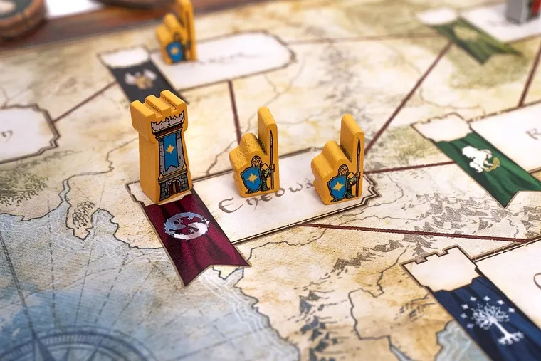 Rebel, Władca Pierścieni: Pojedynek o Śródziemie, gra strategiczna