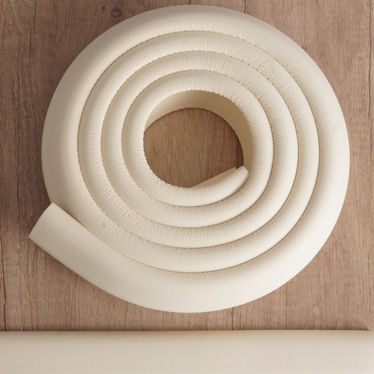 Sipo, piankowa taśma zabezpieczająca ostre krawędzie mebli, 2 metry, kremowa