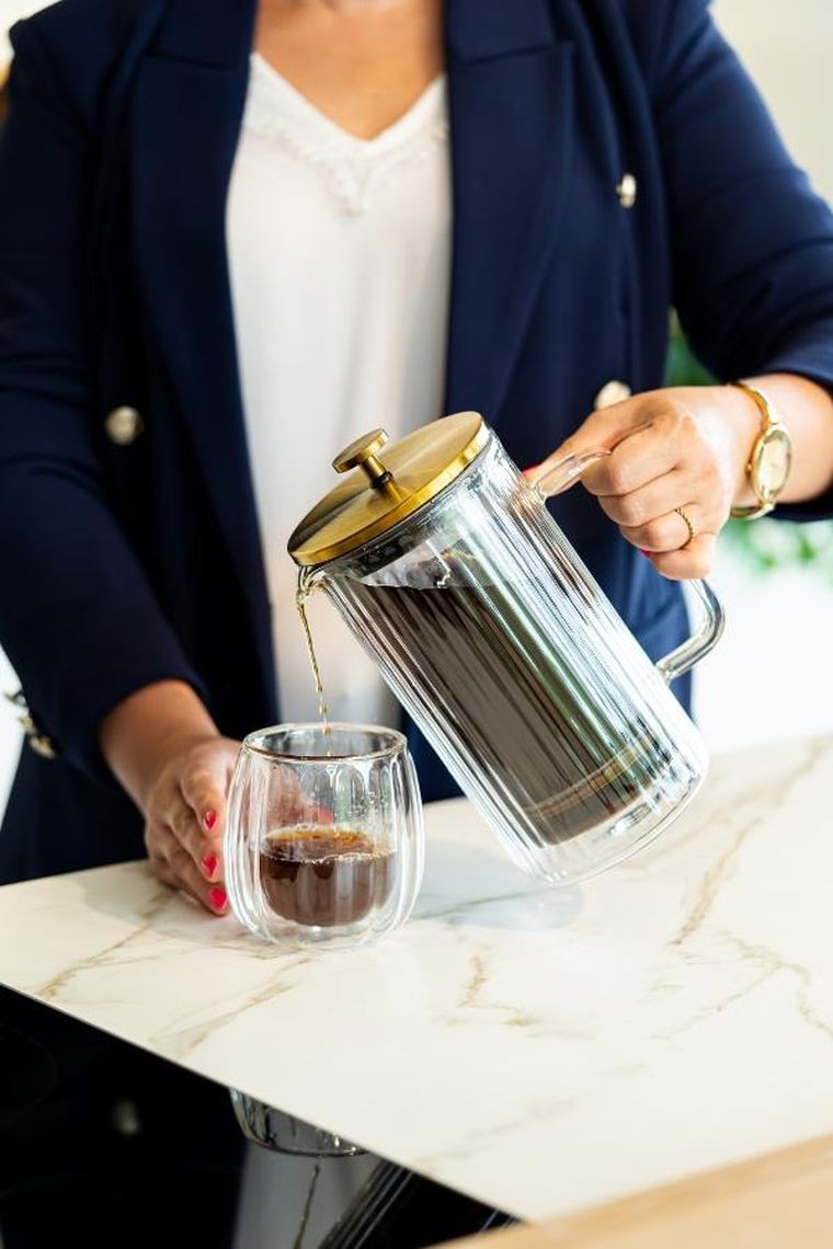 Vialli Design, zaparzacz do kawy i herbaty z podwójną ścianką, 1000 ml, Tulip złoty mat