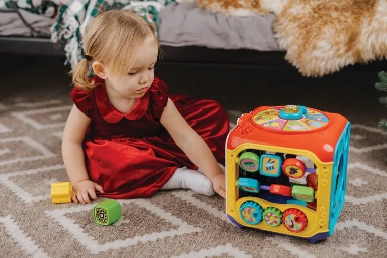 Vtech, kostka aktywności, zabawka interaktywna