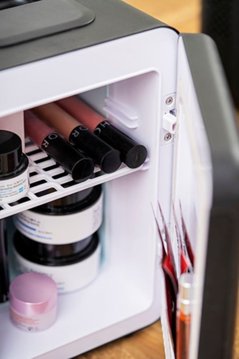 Adler, mini lodówka, AD 8084