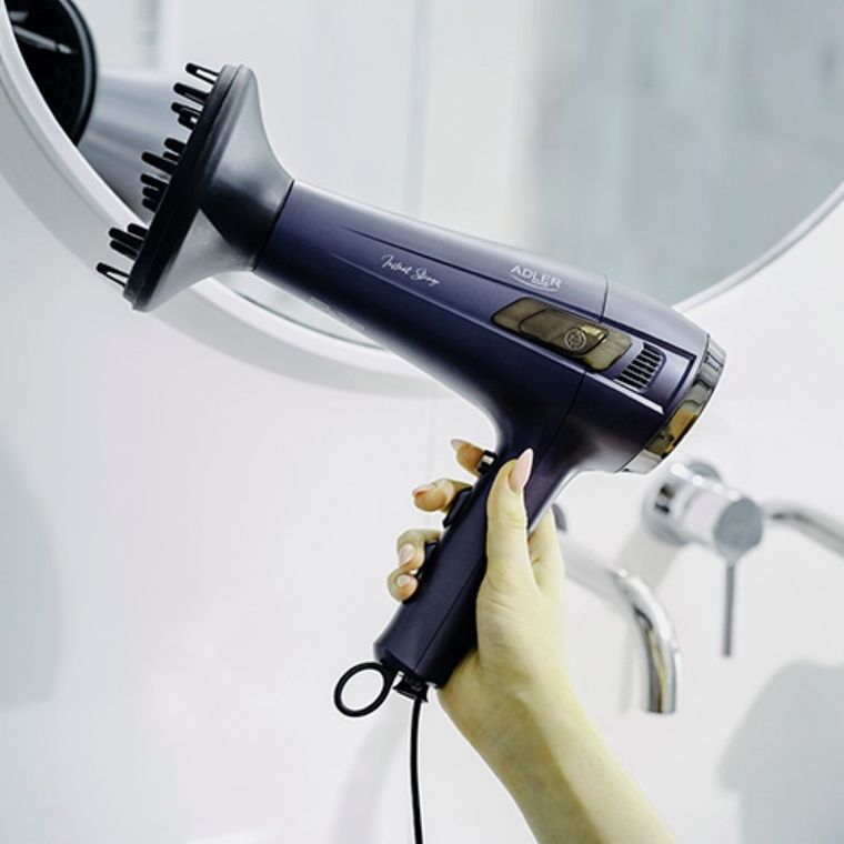 Adler, suszarka ze zwijanym przewodem i dyfuzorem, 2400W