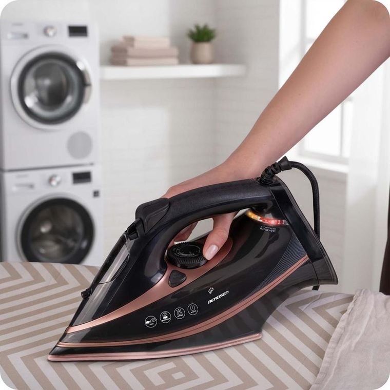 Berdsen, żelazko parowe, ceramiczna powłoka, praca w pionie, 3000W, BD-332