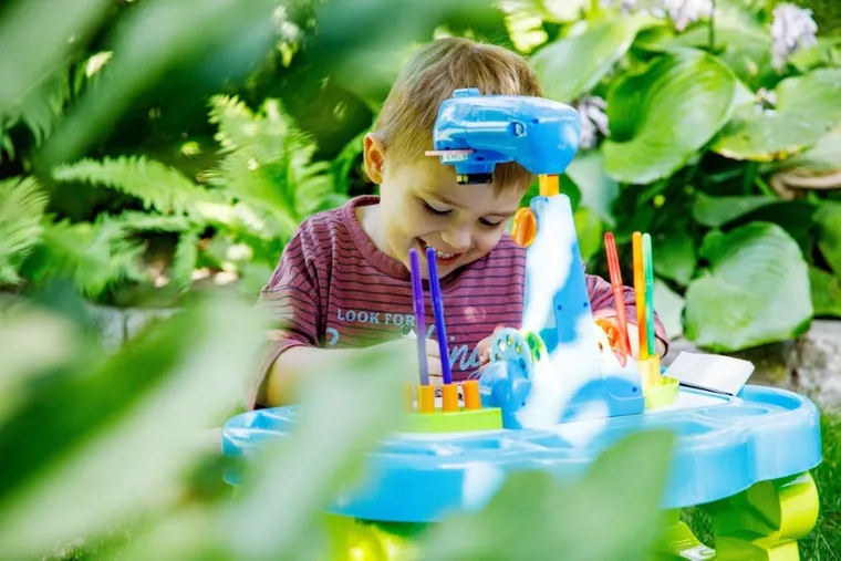 Carotina, biurko z projektorem LED