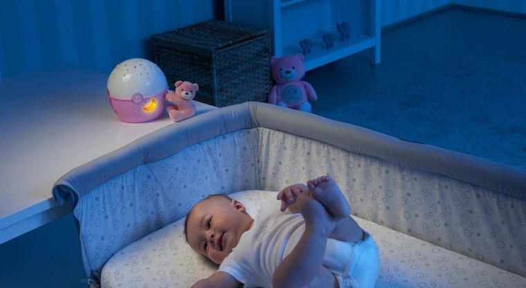 Chicco, First Dreams, Next2stars, projektor na łóżeczko z muzyką klasyczną, uspokajacz, czujnik płaczu, różowy