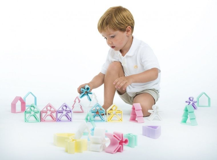 Dena, ludzik i domek, klocki silikonowe, violet pastel