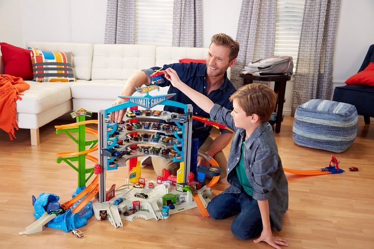 Hot Wheels, Mega Garaż, światła i dźwięki, zestaw z pojazdami