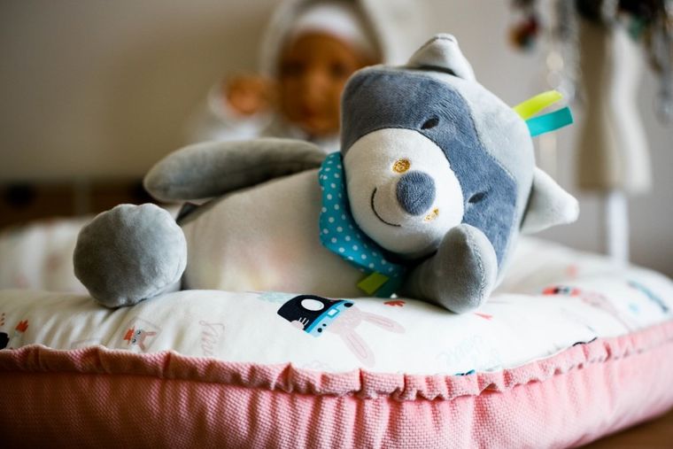 InnoGIO, GIOfriends, Oscar, szumiąca przytulanka z pozytywką i lampką nocną