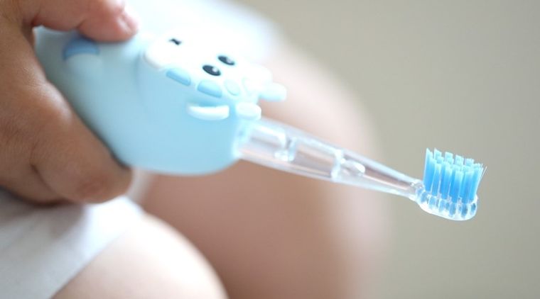 InnoGIO, GIOgiraffe, soniczna szczoteczka do zębów dla dzieci, niebieska