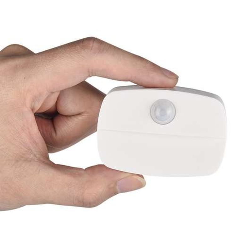 Izoxis, lampka nocna LED z czujnikiem ruchu