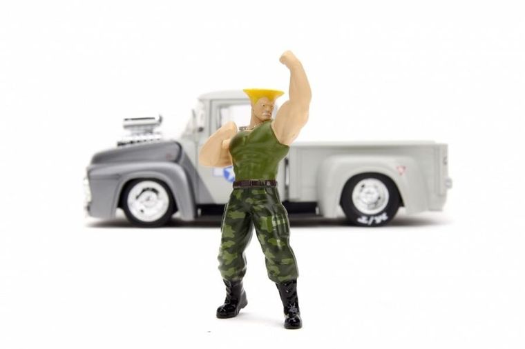 Jada Toys, Street Fighter, 1956 Ford Pick-up, model pojazdu z figurką, 1:24