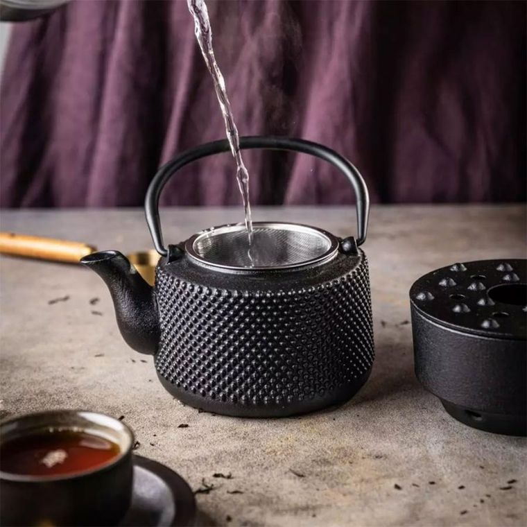 Kinghoff, zaparzacz żeliwny dzbanek z filtrem i podgrzewaczem, 0.8l