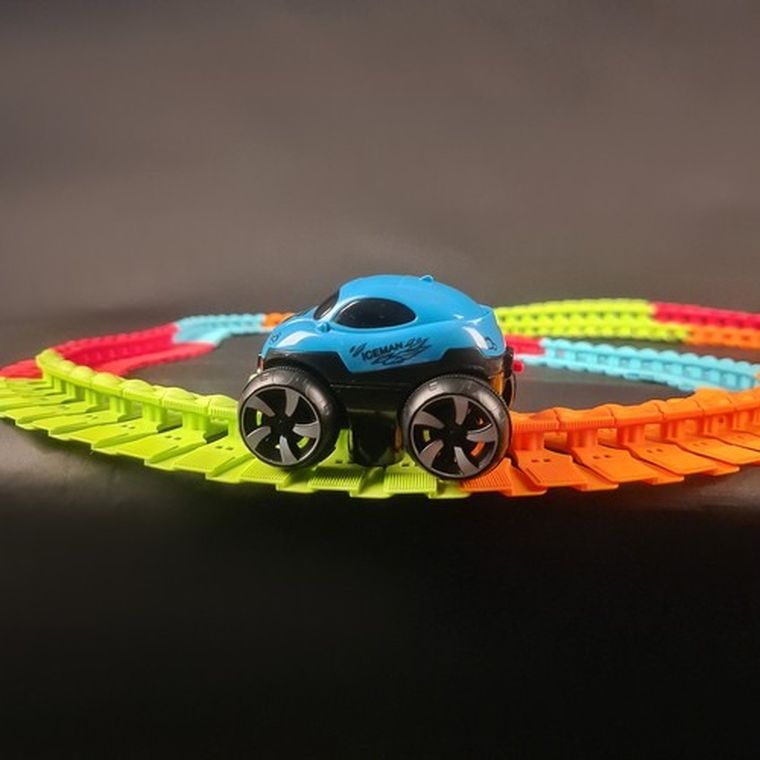 Kruzzel, tor wyścigowy z autkiem, 193 elementy