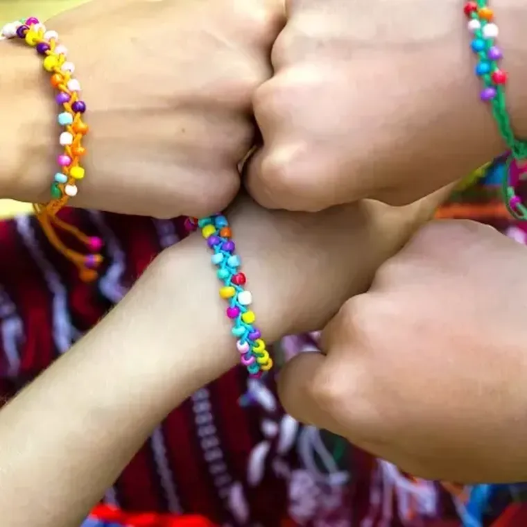 Kruzzel, zestaw do robienia bransoletek z muliny