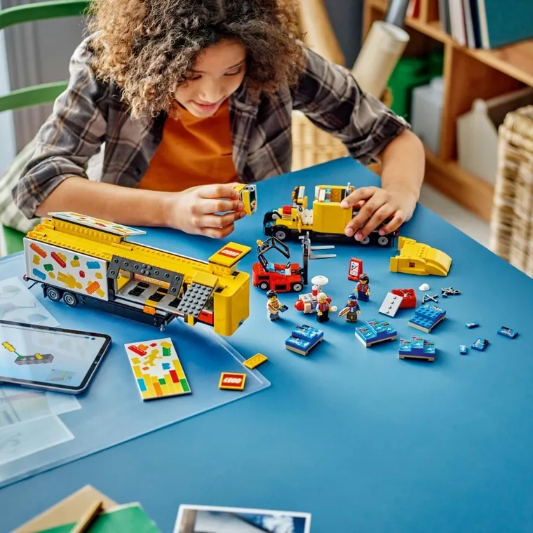 LEGO City, Żółta ciężarówka dostawcza, 60440