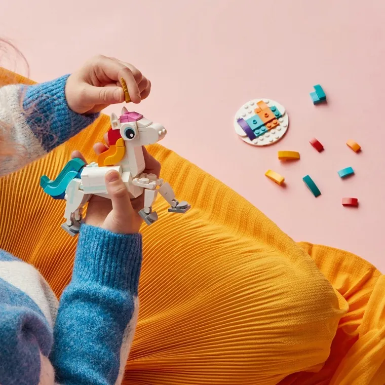 LEGO Creator, Magiczny jednorożec, 31140