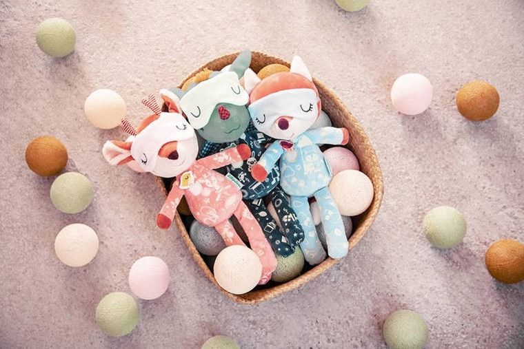 Lilliputiens, maskotka do spania z elementami fluorescencyjnymi, Sarenka Stella, 6m+